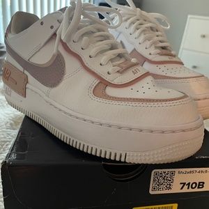 Nike W AF1 Shadow 6.5 Wh/Amethyst/Ash Pink